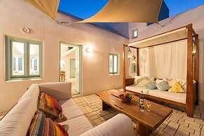 Sleeps8-parking-garden-pool-sunsets-barbeque