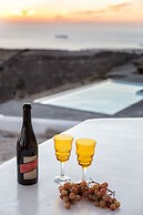 Sleeps8-parking-garden-pool-sunsets-barbeque