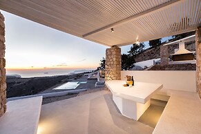 Sleeps8-parking-garden-pool-sunsets-barbeque