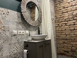 Elegant 1Br/Ba Apt in City Center w free parking