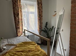 Elegant 1Br/Ba Apt in City Center w free parking