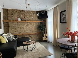 Elegant 1Br/Ba Apt in City Center w free parking