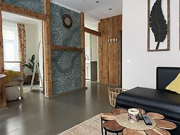 Elegant 1Br/Ba Apt in City Center w free parking