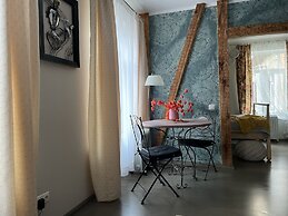 Elegant 1Br/Ba Apt in City Center w free parking