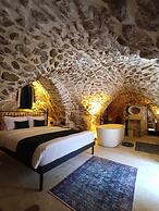 Tuğmaner Small House Ajar