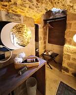 Tuğmaner Small House Ajar