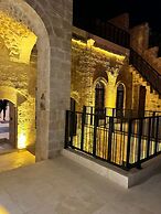 Tuğmaner Small House Ajar