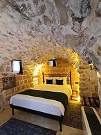 Tuğmaner Small House Ajar