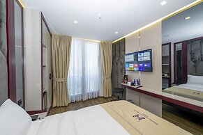 Heaven Premium Airport Hotel
