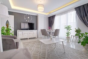 Stunning Gorgeous 2 BR near Golden Horn