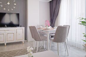 Stunning Gorgeous 2 BR near Golden Horn