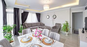 Stunning Gorgeous 2 BR near Golden Horn
