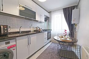 Stunning Gorgeous 2 BR near Golden Horn