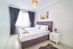 Stunning Gorgeous 2 BR near Golden Horn