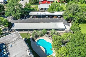 Ss 6b Teckelhaus 2 Bedroom Condo by RedAwning