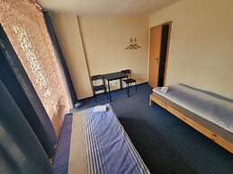 Wilanow House - Hostel