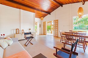 VT04 Excelente Casa 3 Quartos e Piscina