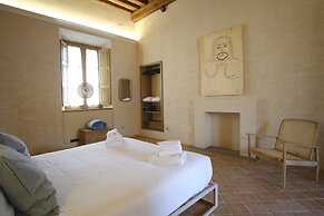 Badia Giulia Prestigious Historical B&B