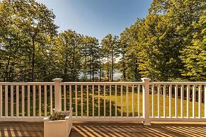 Deck House Limit 25 7 Bedroom Villa by RedAwning