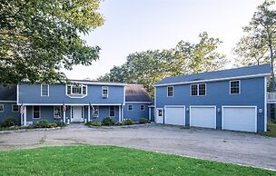 Deck House Limit 25 7 Bedroom Villa by RedAwning