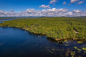 Deck House Limit 25 7 Bedroom Villa by RedAwning