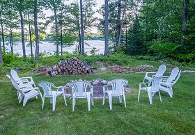 Deck House Limit 25 7 Bedroom Villa by RedAwning