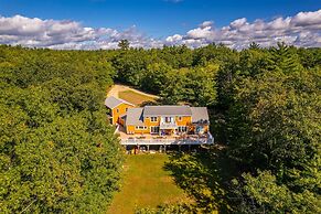 Deck House Limit 25 7 Bedroom Villa by RedAwning