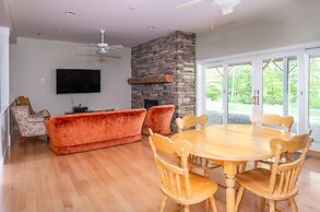 Deck House Limit 25 7 Bedroom Villa by RedAwning