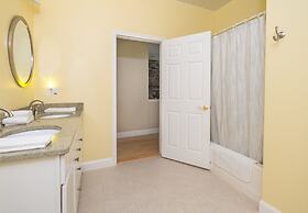 Deck House Limit 25 7 Bedroom Villa by RedAwning