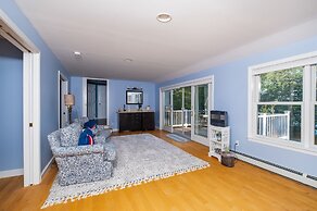 Deck House Limit 25 7 Bedroom Villa by RedAwning