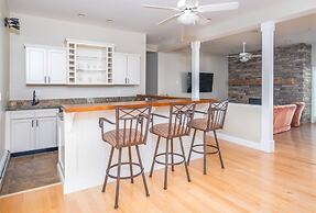 Deck House Limit 25 7 Bedroom Villa by RedAwning