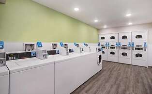 Woodspring Suites Dearborn - Detroit