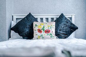 Stunning Three Bed House in Bradford