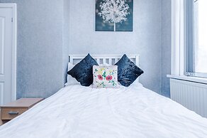 Stunning Three Bed House in Bradford