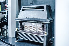 Stunning Three Bed House in Bradford