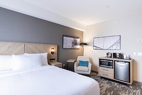 Sandman Signature Dartmouth Hotel & Suites