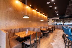 Sandman Signature Dartmouth Hotel & Suites