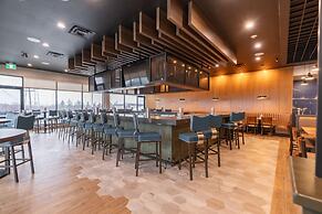 Sandman Signature Dartmouth Hotel & Suites