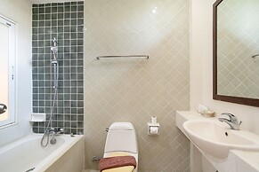 East Sea Paradise Hotel