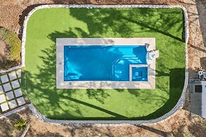 Uncommon Grounds Estate