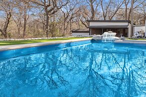 Uncommon Grounds Estate