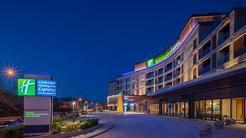 Holiday Inn Express Dalian Golden Pebble Beach by IHG