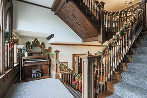 Offutt Manor