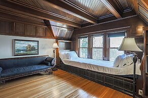 Offutt Manor