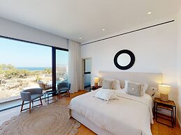 Sanders Konnos Bay Artemis - Captivating 5-bedroom Villa On the Beach 