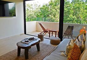 Condo With Amazing Jungle View With Top Amenities