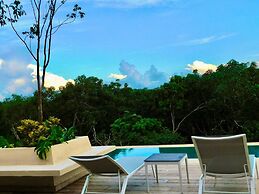 Condo With Amazing Jungle View With Top Amenities