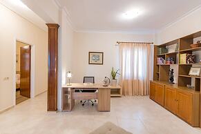 Katerina Residence - Beachfront Plaz Eot