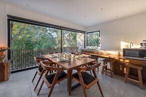 Great Located Private Villa W/amazing Rooftop Pool