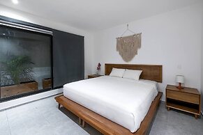 Great Located Private Villa W/amazing Rooftop Pool